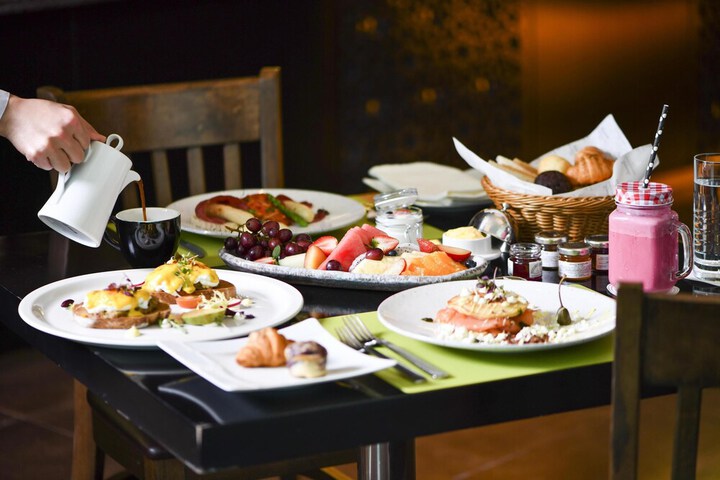 Breakfast/Coffee Service 188 of 218