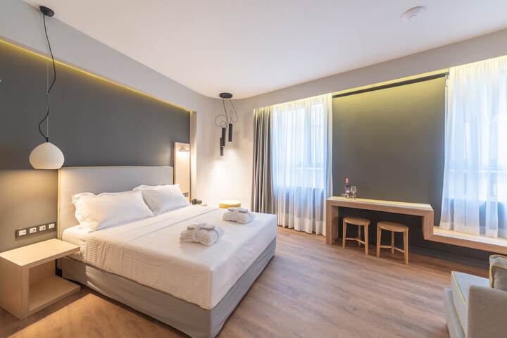 Room 56 of 102