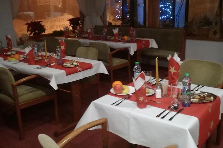 Dining 52 of 61