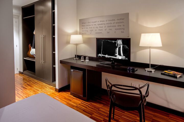 Room 6 of 54