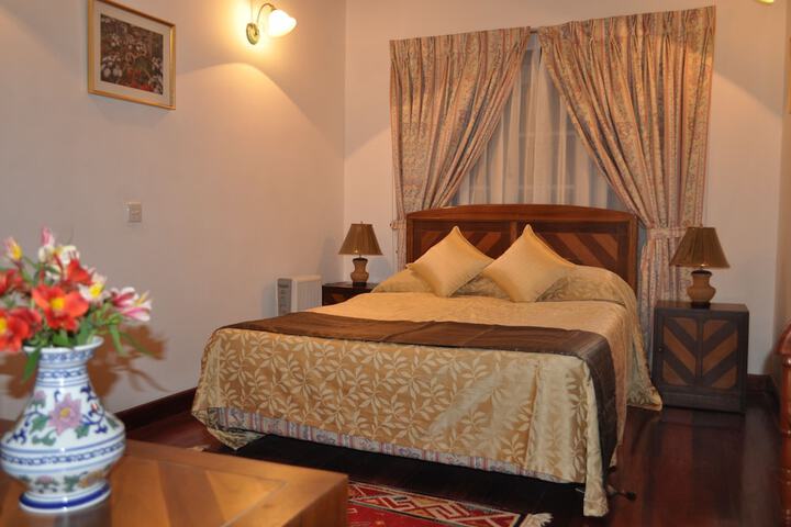 Room 3 of 34