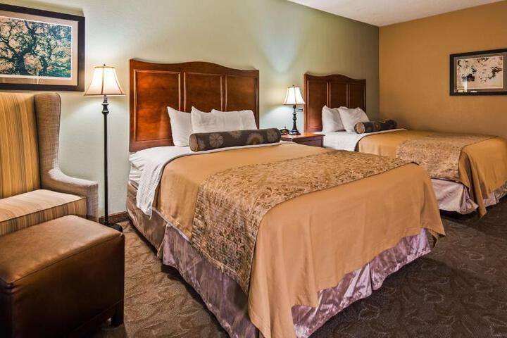 2 Queen Beds High Speed Internet Accessible Deluxe Room Coffee Maker, Hairdryer Microwave and Refrigerator Full Breakfast (3 of 3)