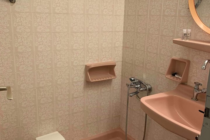 Room 56 of 90