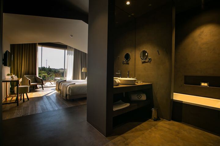 Room 6 of 64