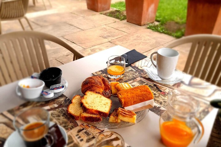 Breakfast/Coffee Service 40 of 46