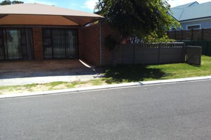 KATINKA SELF CATERING