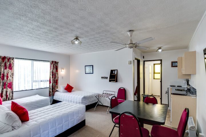 Room 27 of 48