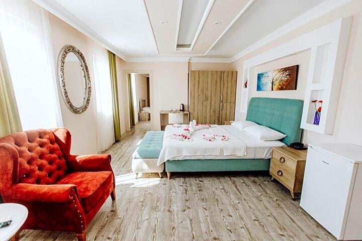 Room 8 of 27