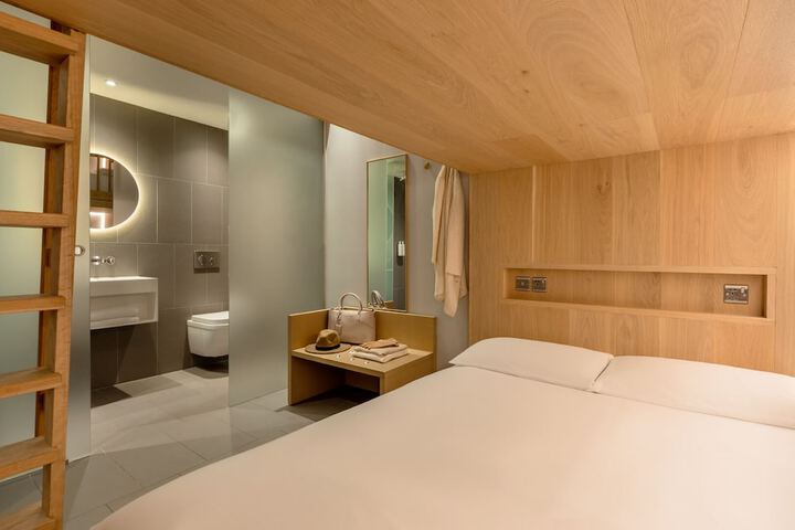 Room 27 of 31