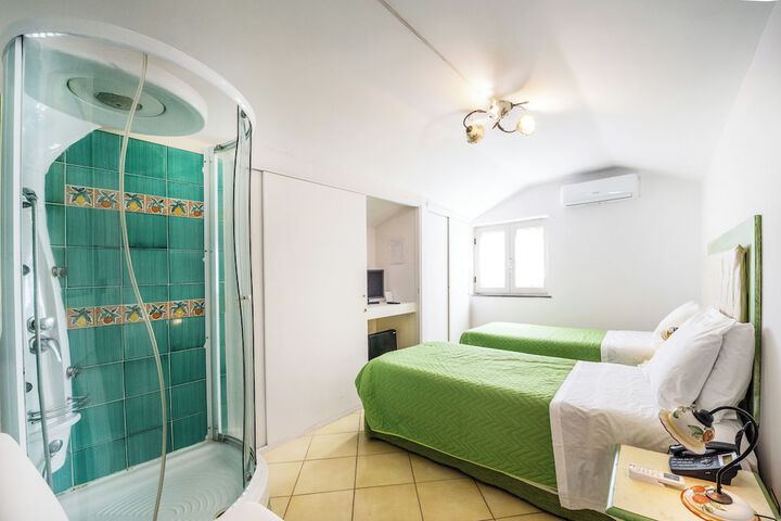 Room 10 of 71