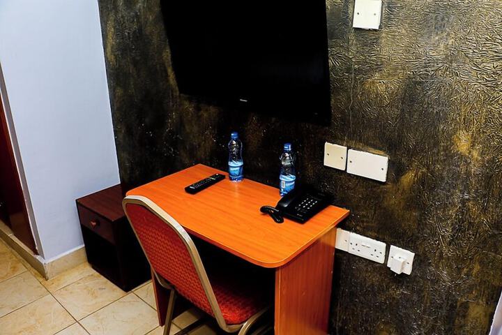 Room 17 of 108