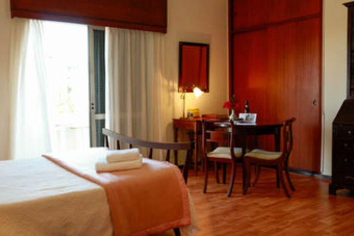 Room 15 of 33