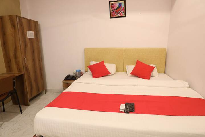 Room 11 of 32