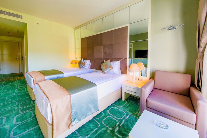 Room 49 of 201