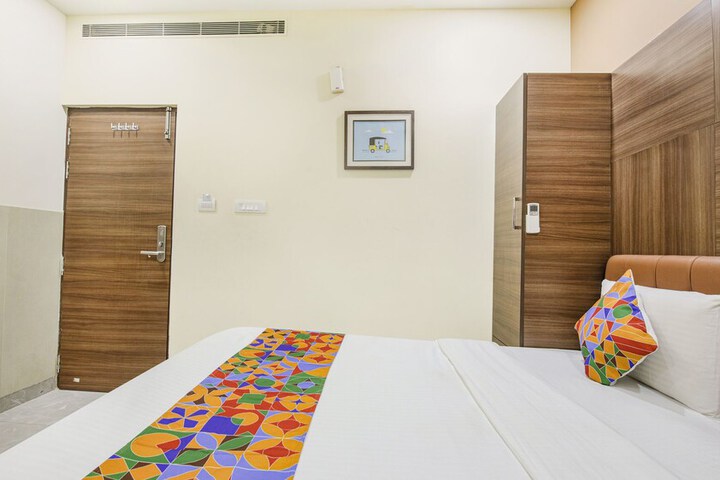 Room 13 of 31