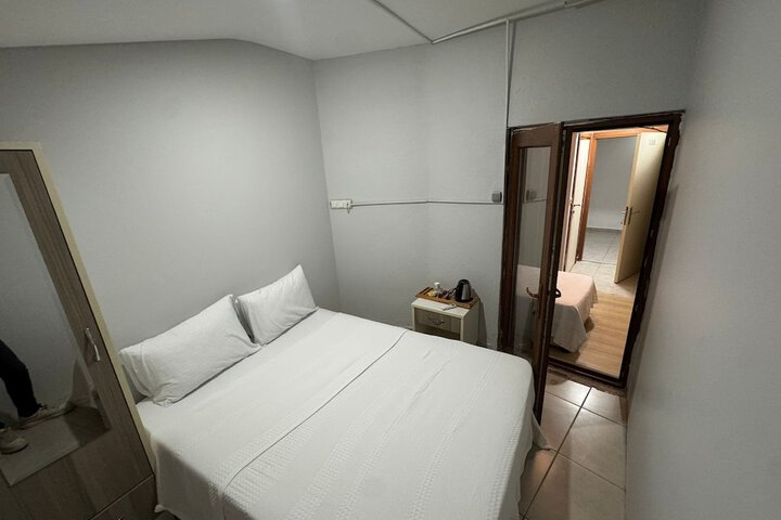 Room 9 of 30
