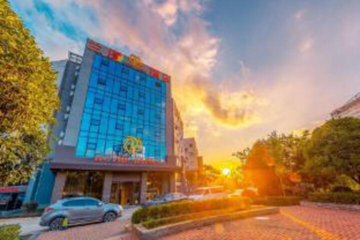 Hotel Lando