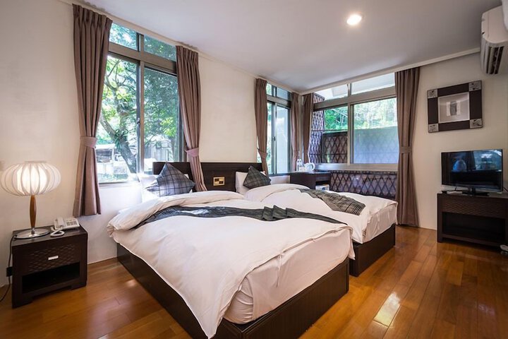Room 5 of 25