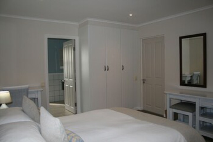 Room 53 of 60