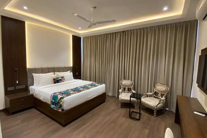 Room 16 of 35
