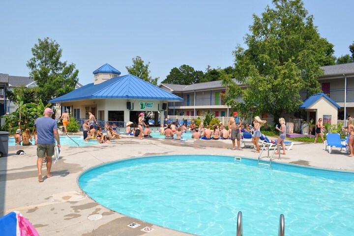 Pool 20 of 47