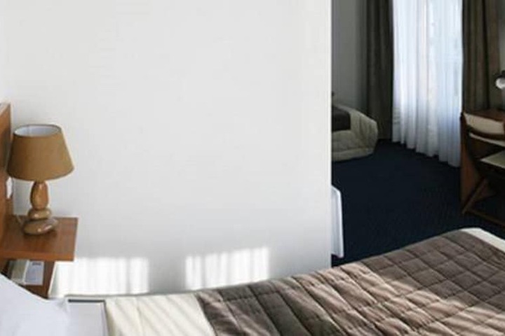 Room 6 of 22
