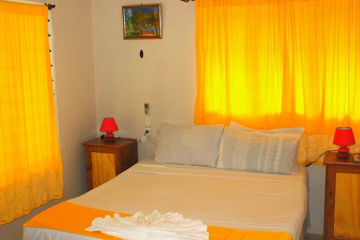 Room 25 of 94