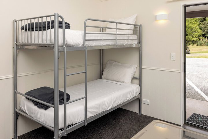 Room 40 of 170