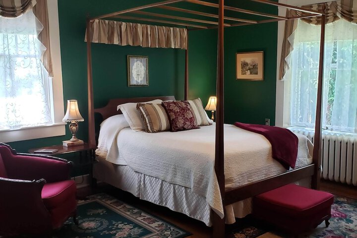 Room 28 of 47