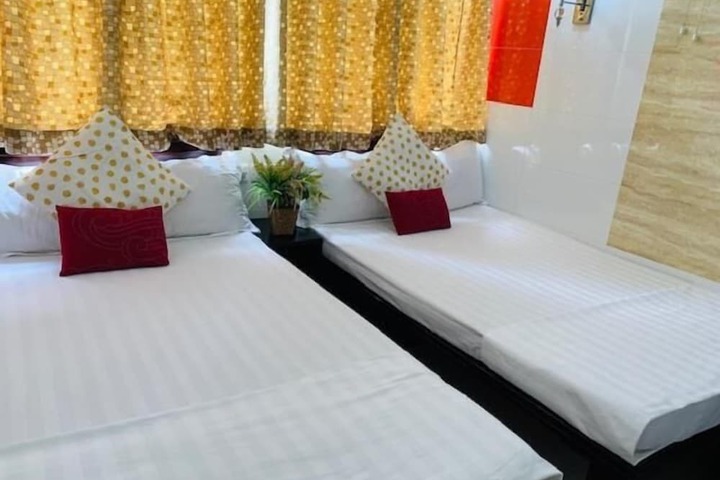 Room 13 of 52