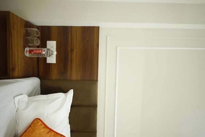 Room 14 of 22