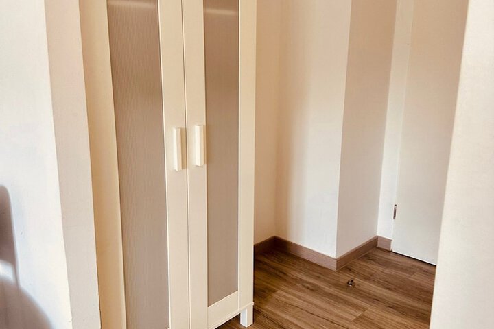Room 5 of 38