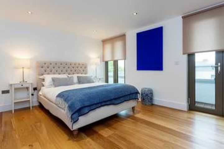 Room 9 of 21