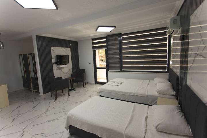 Room 25 of 53