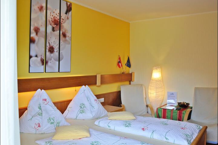 Room 3 of 53
