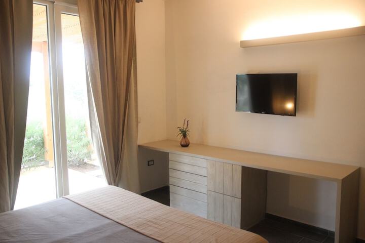 Room 5 of 33
