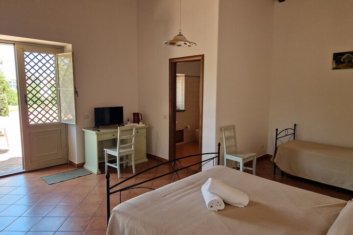 Room 4 of 36