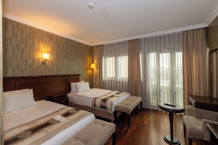 Room 9 of 40