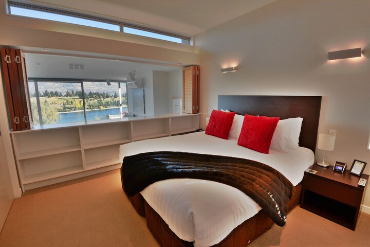 Room 17 of 40