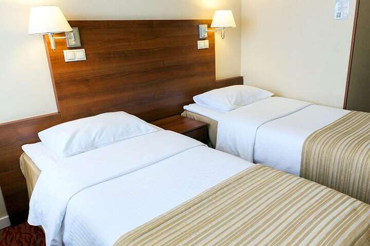 Room 10 of 115