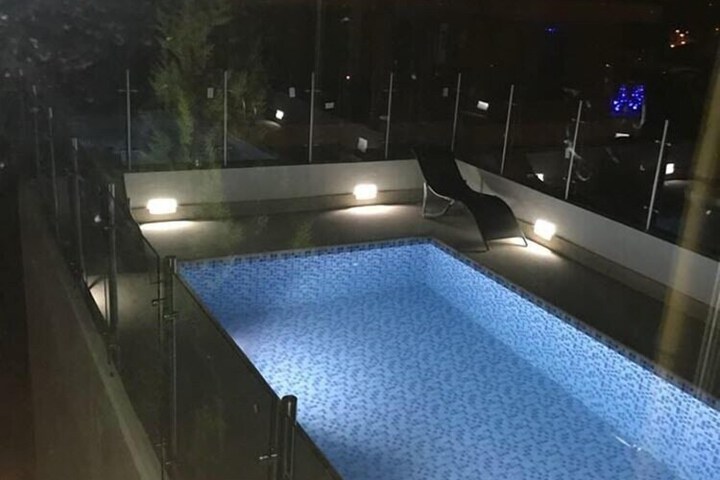 Pool 18 of 34