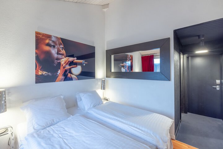 Room 74 of 114
