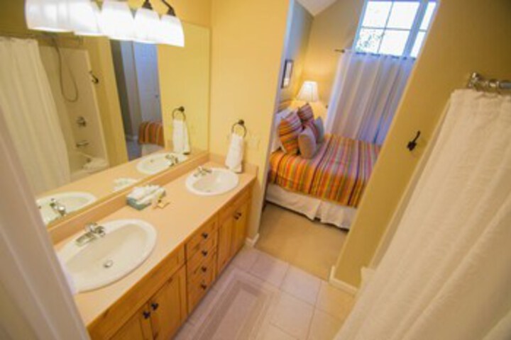 Room 3 of 40