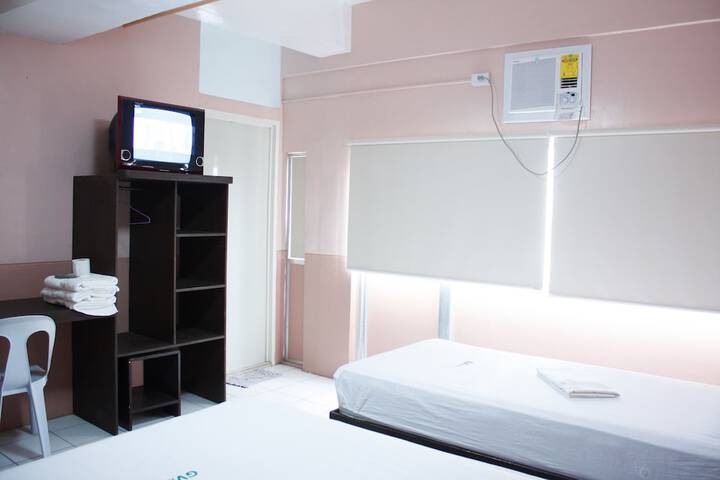 Room 21 of 32