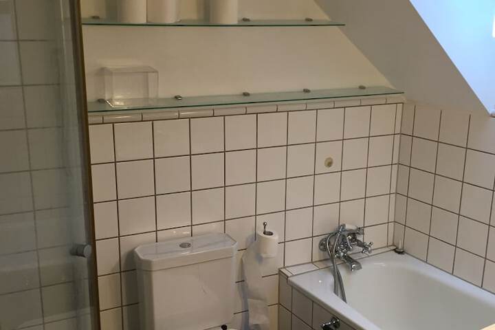 Room 15 of 23