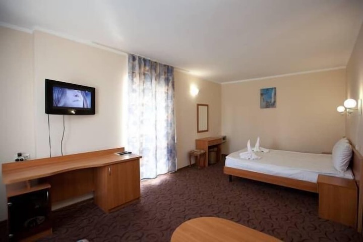 Room 15 of 26