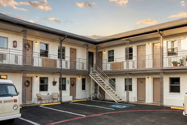 Exclusivo Inn by OYO Grand Prairie TX
