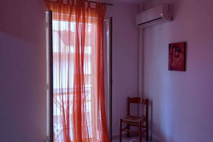 Room 93 of 130