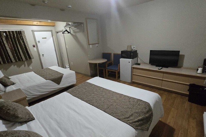 Room 12 of 34
