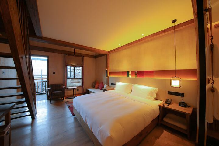 Room 3 of 71